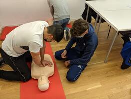 What To Know When Getting Workplace First Aid Training